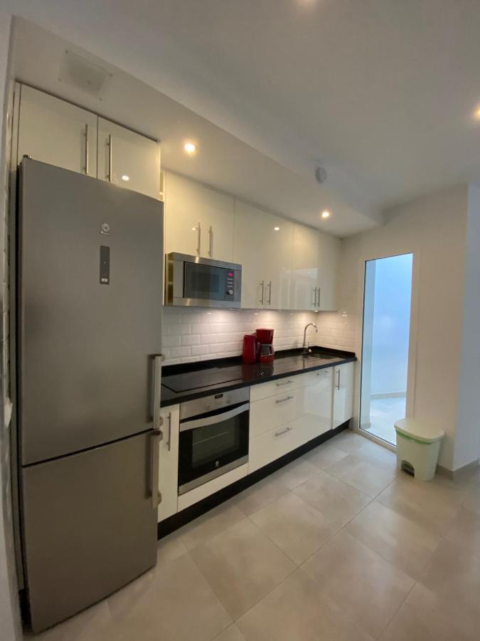 Вилла New Townhouse In The Heart Of Nerja With Jacuzzi Экстерьер фото