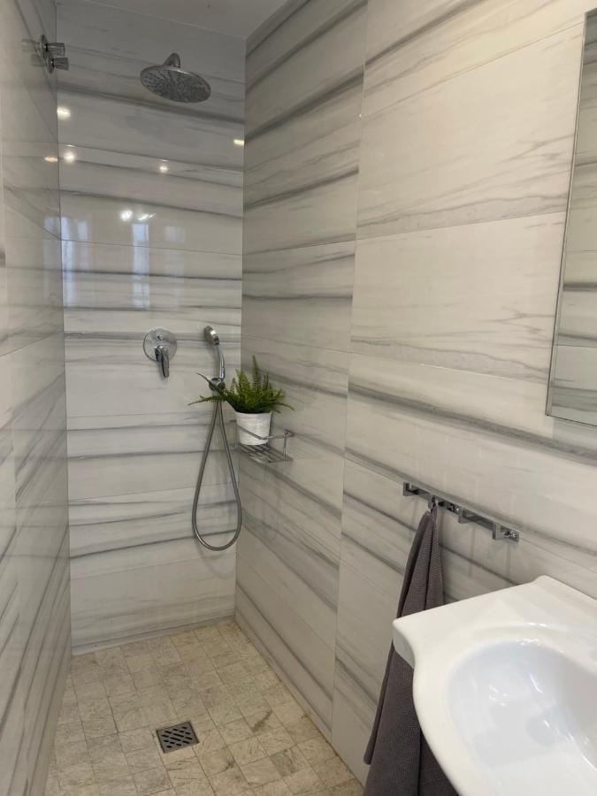 Вилла New Townhouse In The Heart Of Nerja With Jacuzzi Экстерьер фото