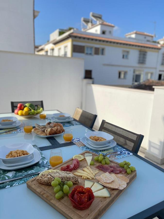 Вилла New Townhouse In The Heart Of Nerja With Jacuzzi Экстерьер фото