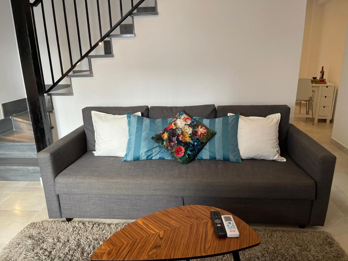 Вилла New Townhouse In The Heart Of Nerja With Jacuzzi Экстерьер фото