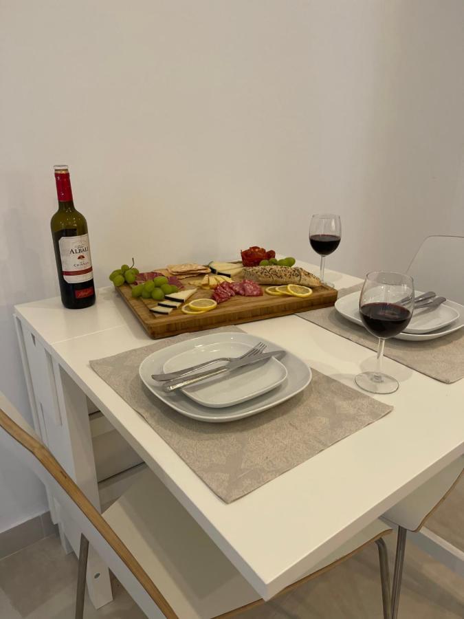 Вилла New Townhouse In The Heart Of Nerja With Jacuzzi Экстерьер фото