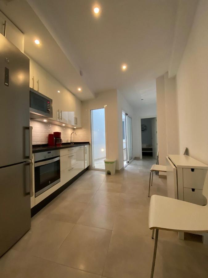 Вилла New Townhouse In The Heart Of Nerja With Jacuzzi Экстерьер фото